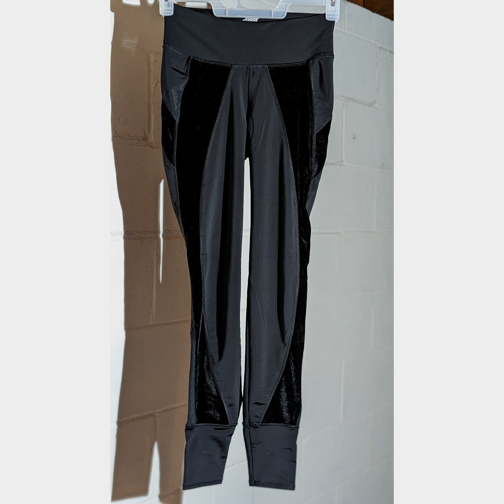 AVIA Women's Black Velvet Trim Athletic Workout Leggings Running Yoga Small